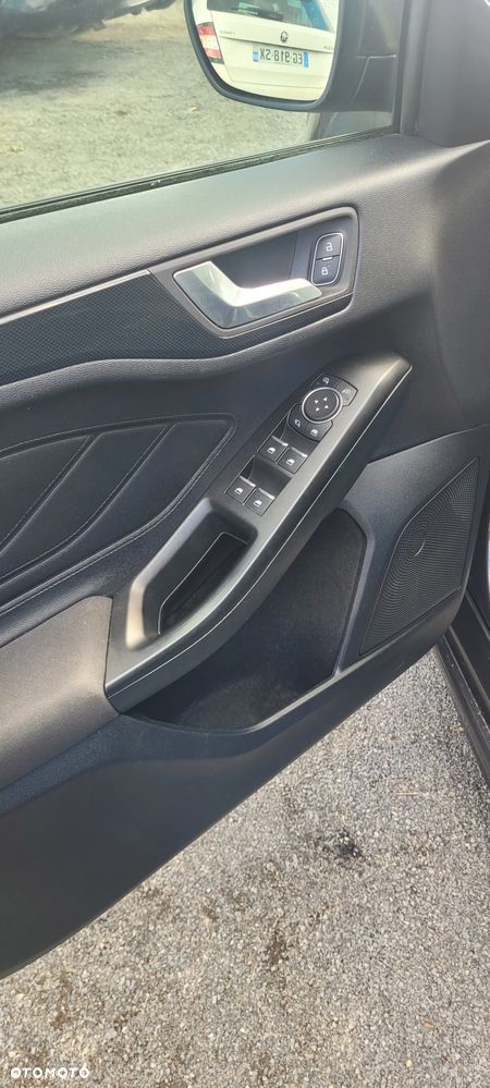 Ford Focus 1.0 EcoBoost Start-Stopp-System ST-LINE STYLE - 10
