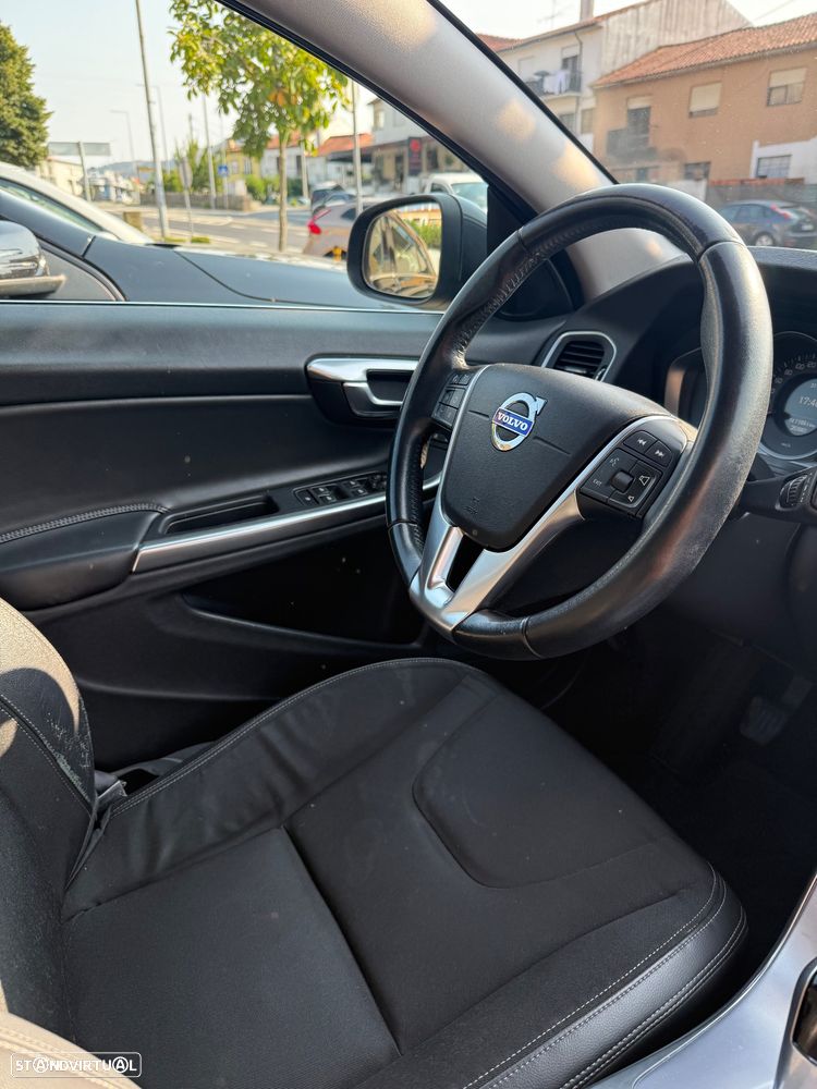 Volvo V60 2.0 D2 R-Design - 14