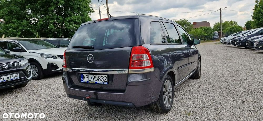 Opel Zafira - 11