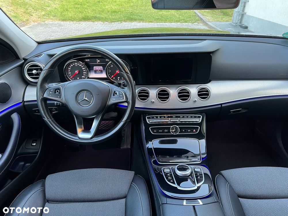 Mercedes-Benz Klasa E 220 d 4Matic 9G-TRONIC - 12