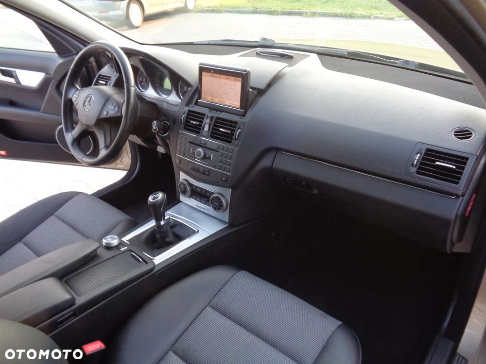 Mercedes-Benz Klasa C 200 (BlueEFFICIENCY) Avantgarde - 13
