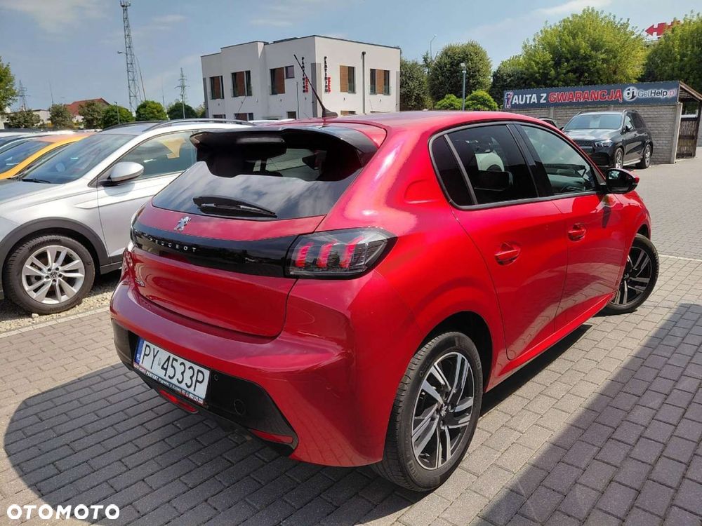 Peugeot 208 - 8