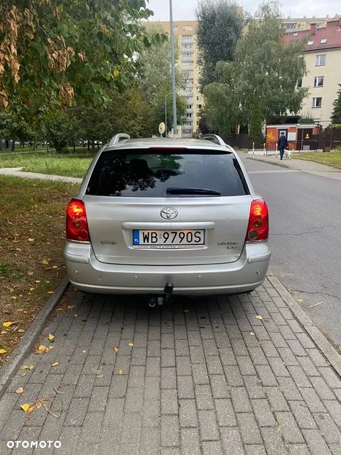 Toyota Avensis - 4