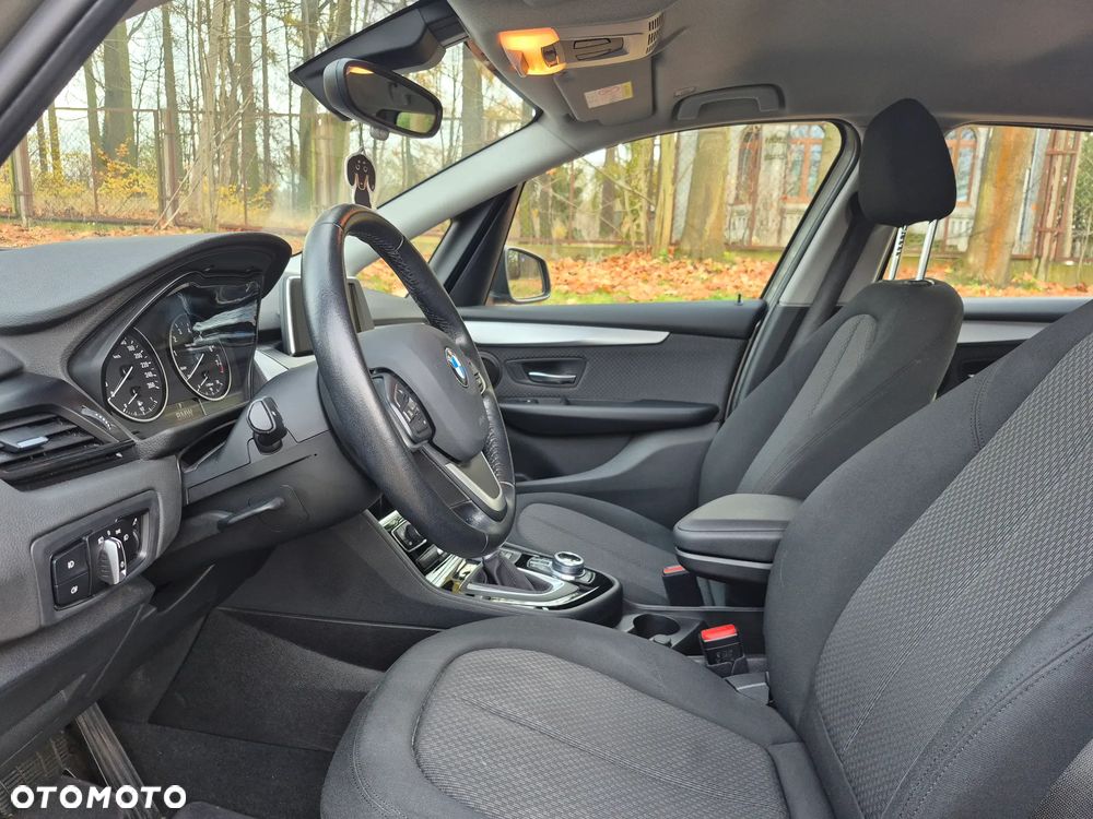 BMW Seria 2 218i Advantage - 12