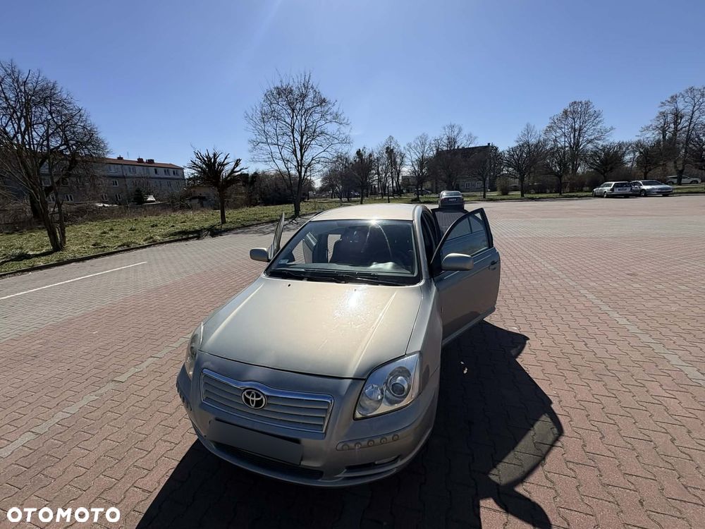 Toyota Avensis 2.0 VVT-i Executive - 15