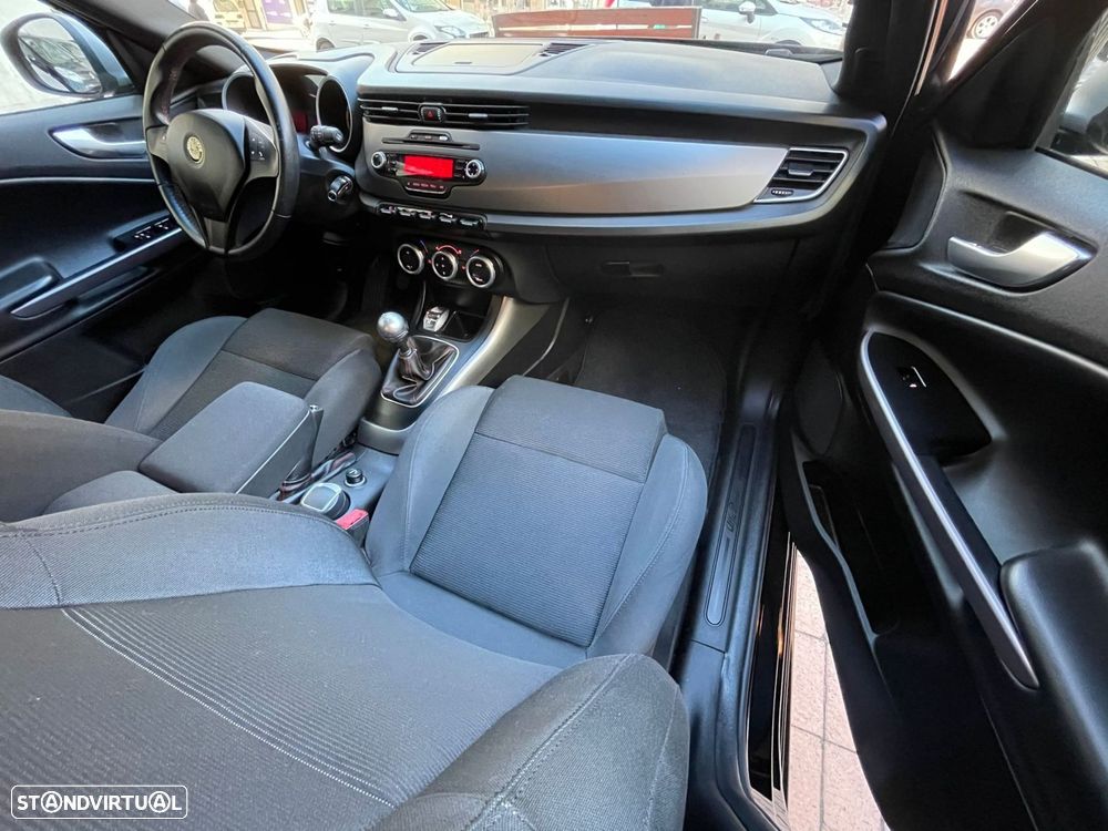 Alfa Romeo Giulietta 1.6 JTDm Veloce - 14