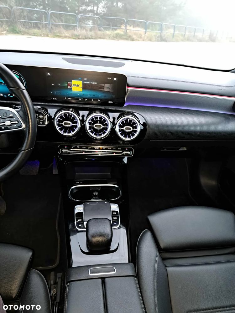 Mercedes-Benz CLA 250 7G-DCT AMG Line - 13