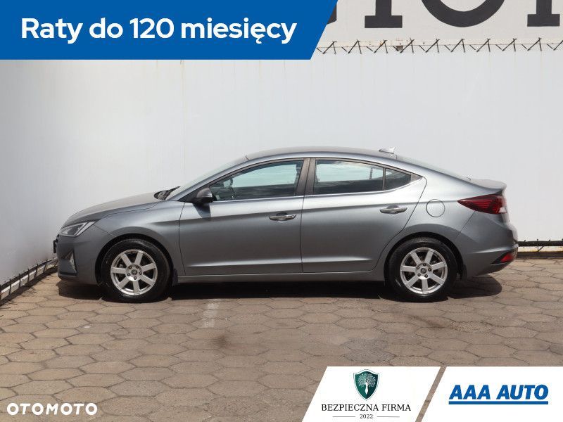Hyundai Elantra - 4