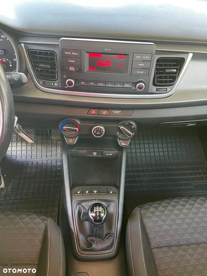 Kia Rio 1.2 L - 16