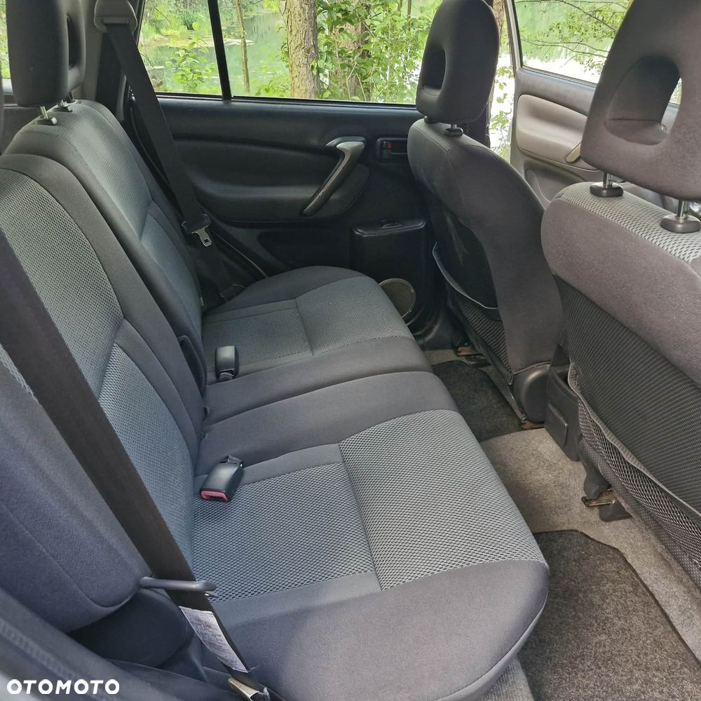 Toyota RAV4 D-4D 4x4 - 9