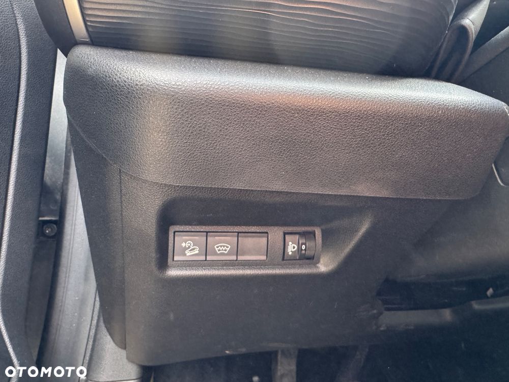 Jeep Avenger 1.2 GSE T3 Turbo-Benzin GDI Altitude - 27