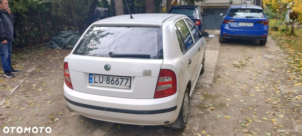 Skoda Fabia 2004 photo 2
