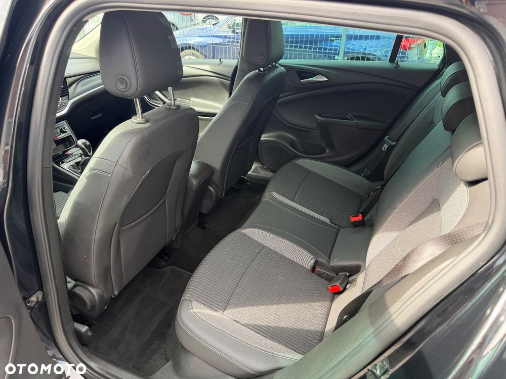 Opel Astra 1.2 Turbo Business Edition - 21