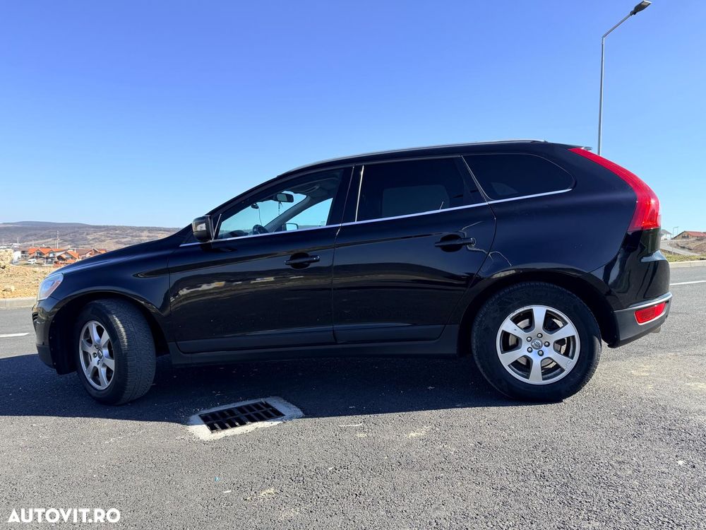 Volvo XC 60 D3 AWD Aut. Momentum - 2