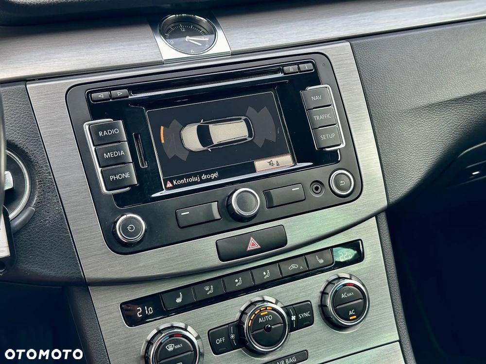 Volkswagen Passat 1.8 TSI Comfortline - 12