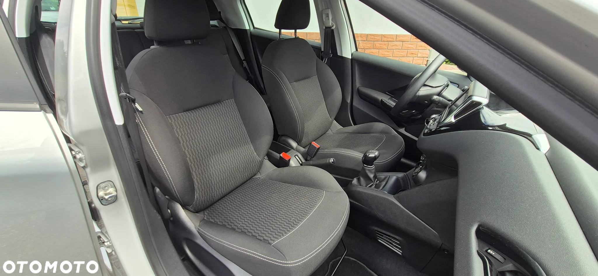 Peugeot 208 PureTech 82 Start & Stop Tech Edition - 24