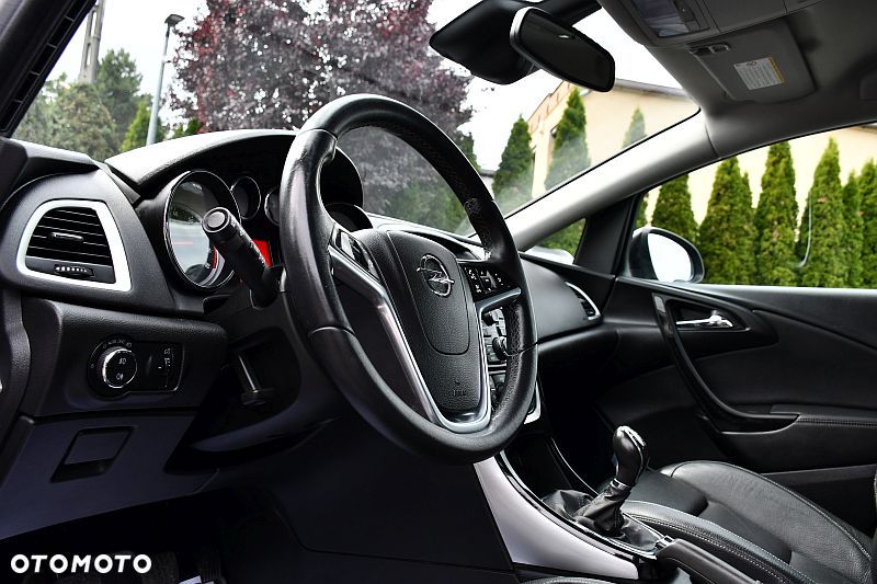 Opel Astra 1.4 T Cosmo - 11