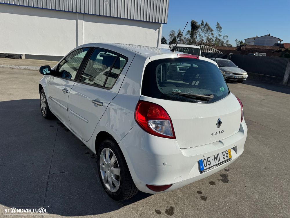 Renault Clio 1.2 16V Confort 130g - 7