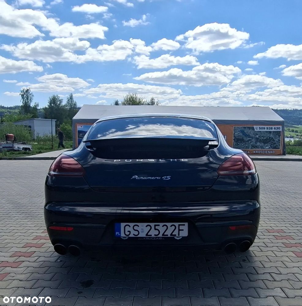 Porsche Panamera 4S - 5