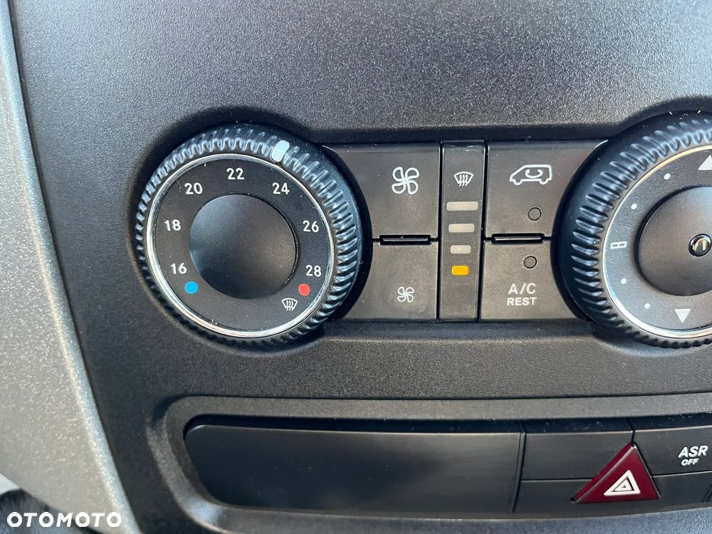 Volkswagen Crafter - 11