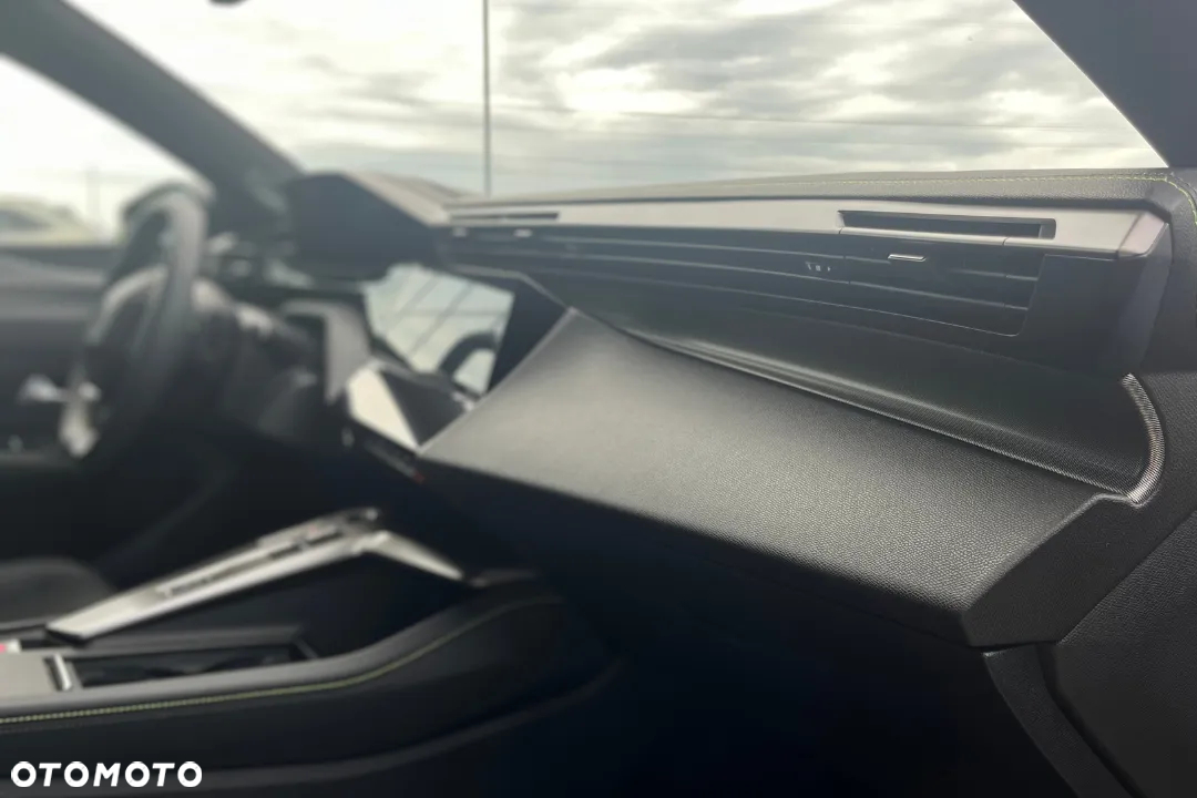 Peugeot 308 1.2 mHEV GT S&S e-DCS6 - 14