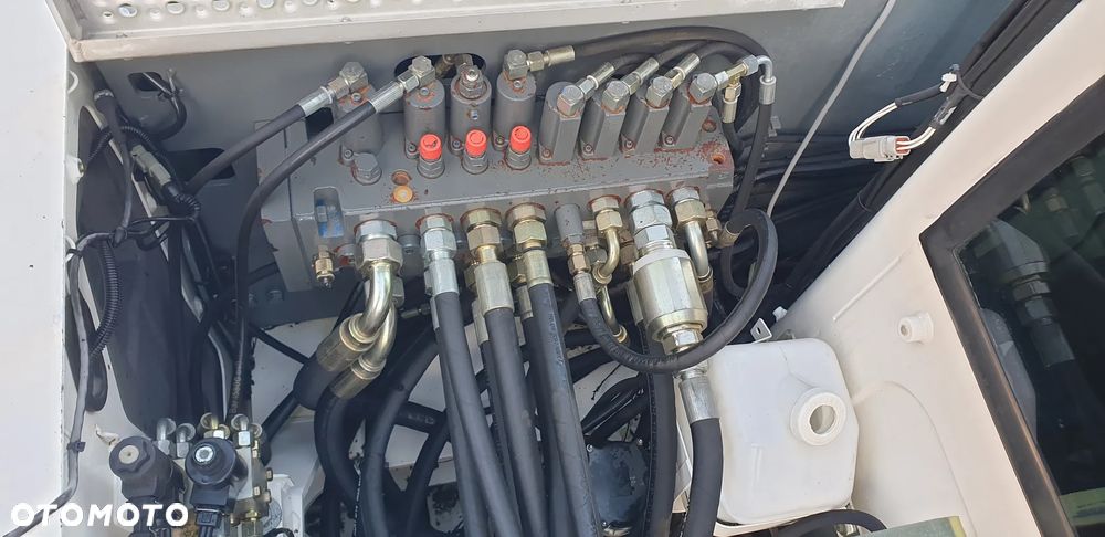 Liebherr 311 rok 2007 łyżka skarpowa hydr. + do kopania 2xpług klima oryginał - 17