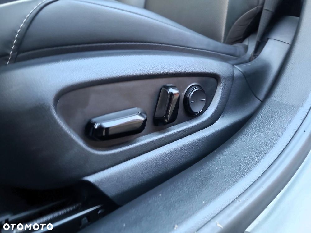 Lexus ES 300h Business Edition - 23