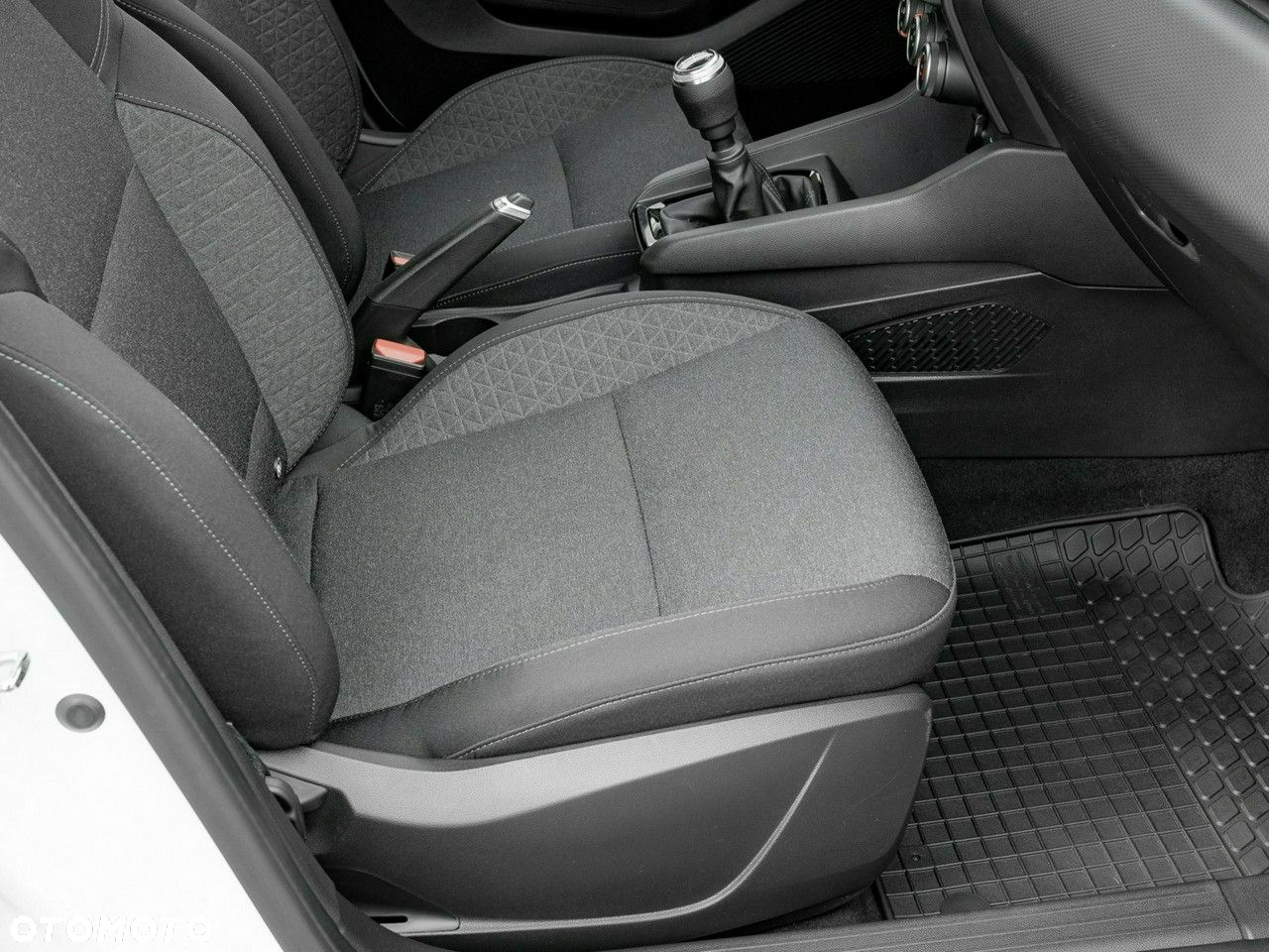 Renault Clio 1.0 TCe Equilibre - 32