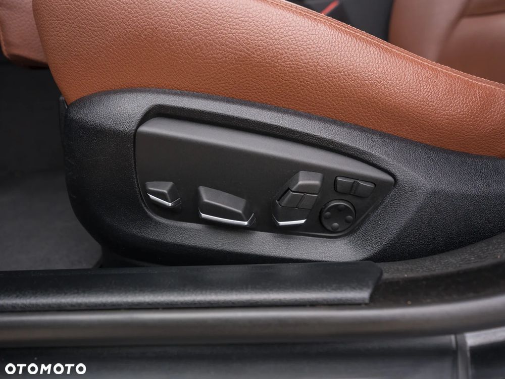BMW Seria 5 525d Modern Line - 26