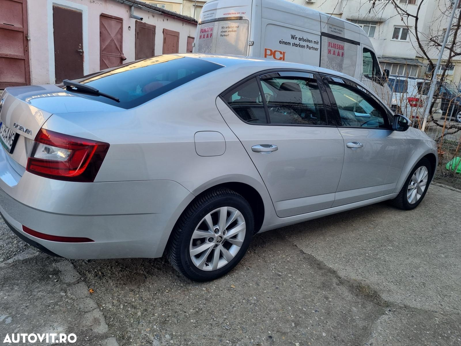 Skoda Octavia Combi Diesel 1.6 TDI Style - 8