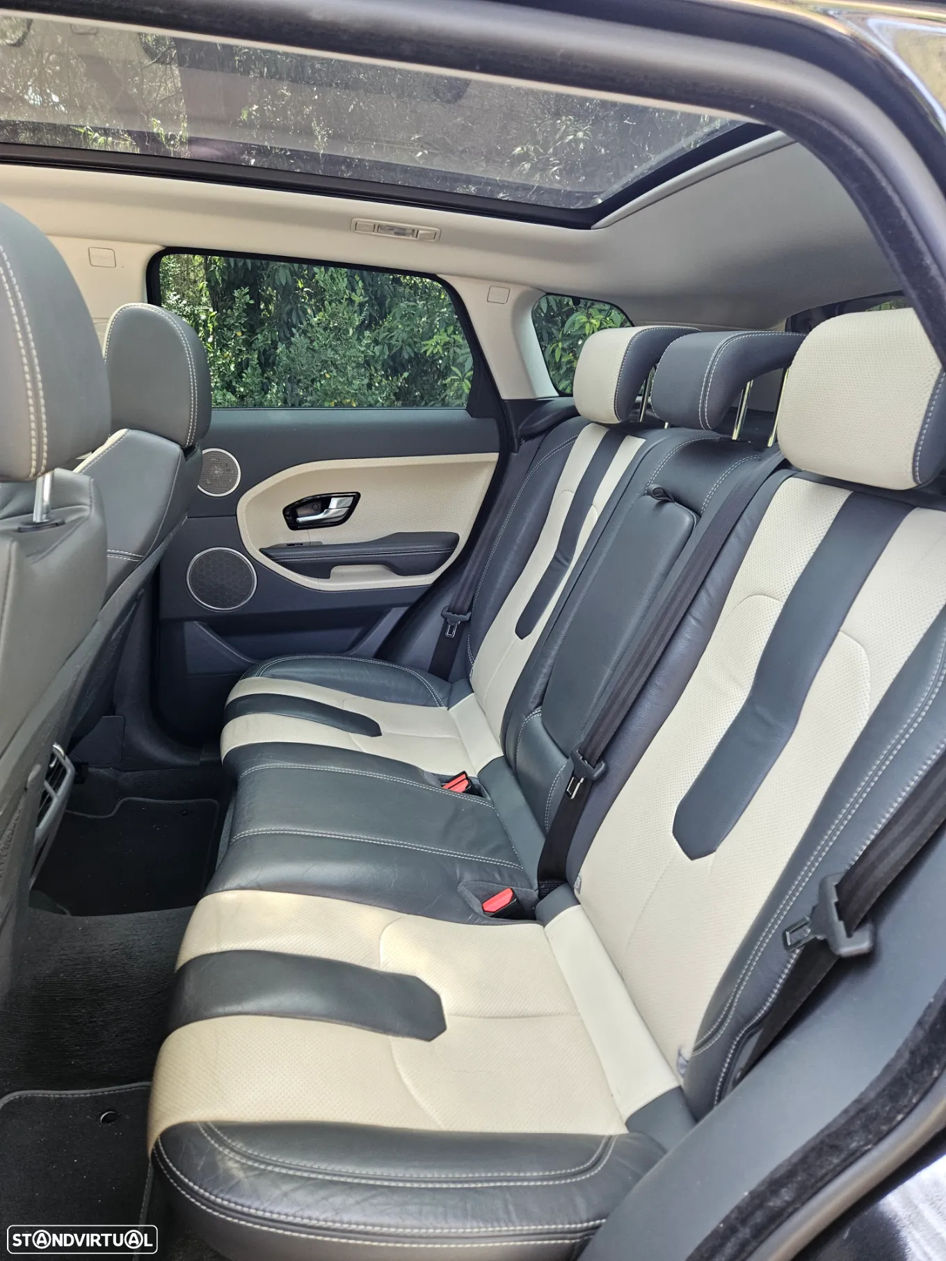 Land Rover Range Rover Evoque 2.2 SD4 Prestige Auto - 13