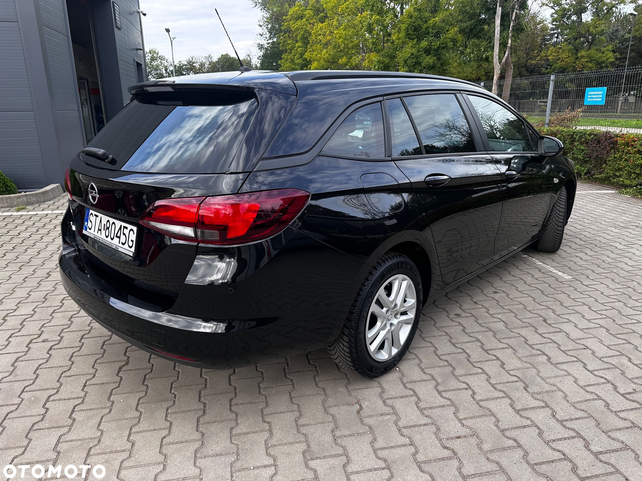 Opel Astra 1.4 Turbo 120 Jahre - 10