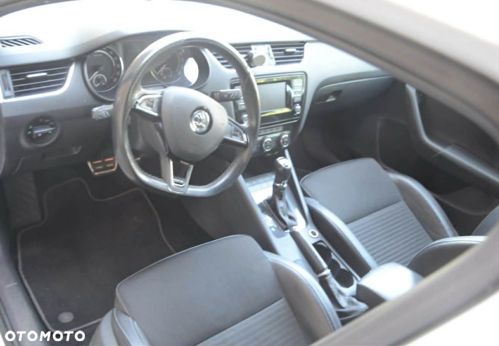 Skoda Octavia 2.0 TDI RS DSG - 9