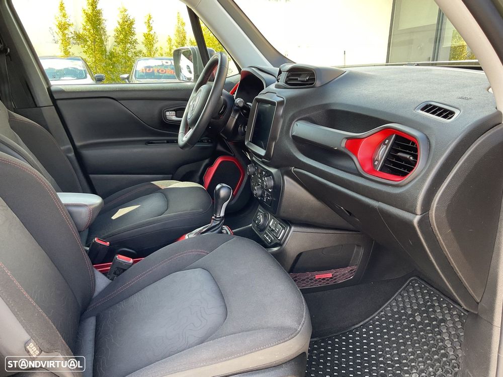 Jeep Renegade 1.3 TG Trailhawk - 37