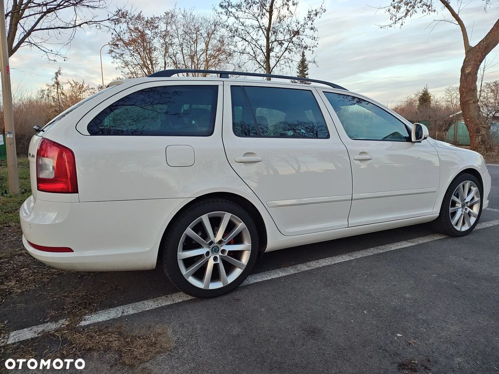 Skoda Octavia 2.0 TDI CR DPF RS - 21