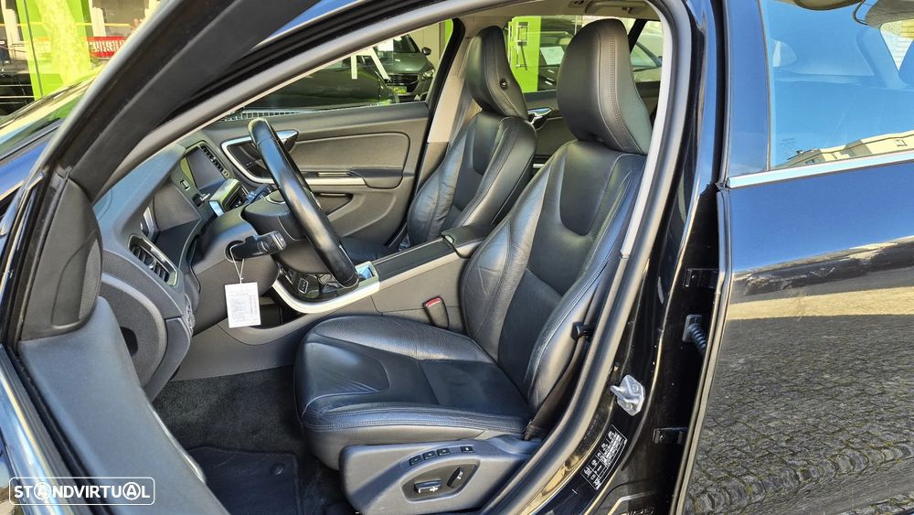 Volvo V60 D6 Plug-In-Hybrid AWD Geartronic Momentum - 18