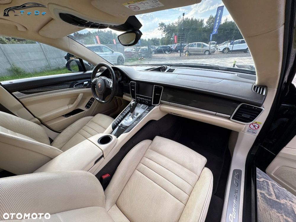 Porsche Panamera - 34
