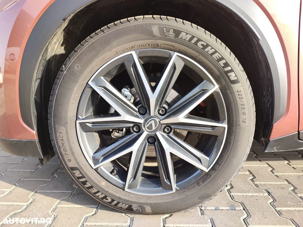 Lexus LBX 1.5 HEV 4x2 CVT Cool - 4