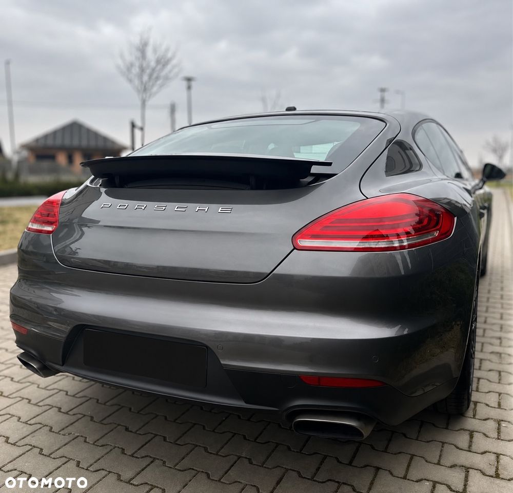 Porsche Panamera - 12
