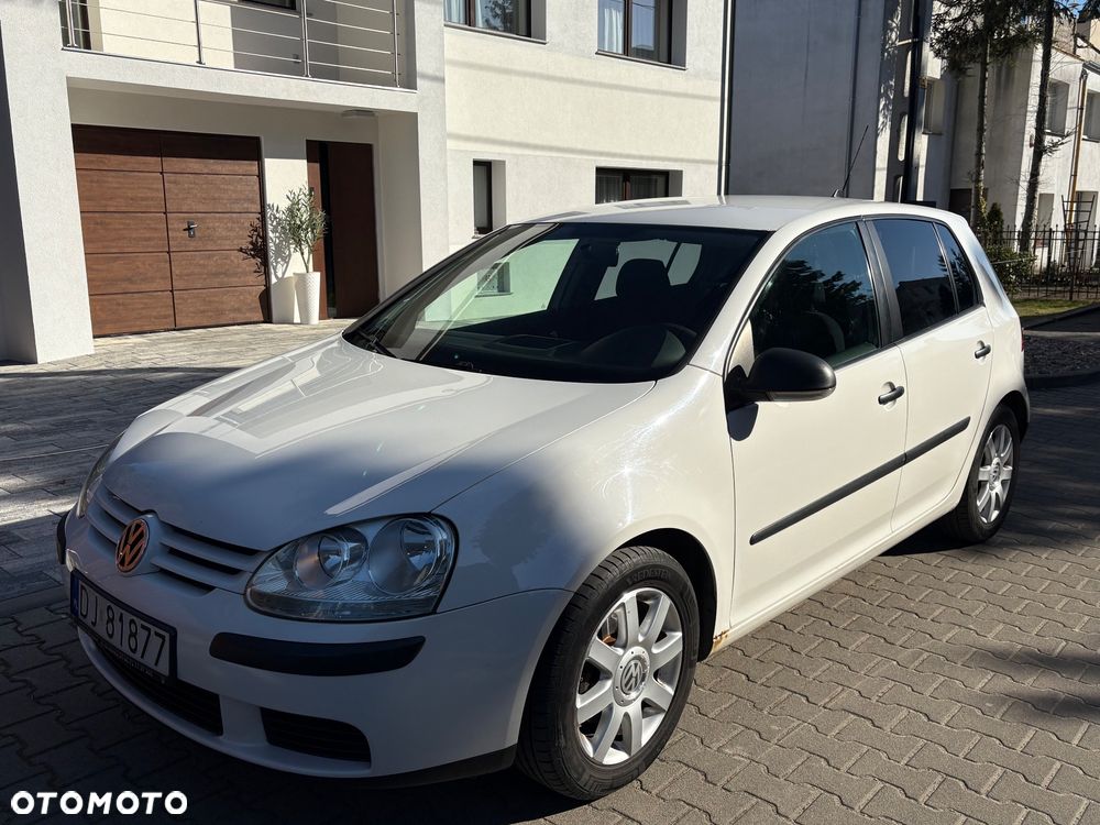 Volkswagen Golf V 1.9 TDI Comfortline - 1