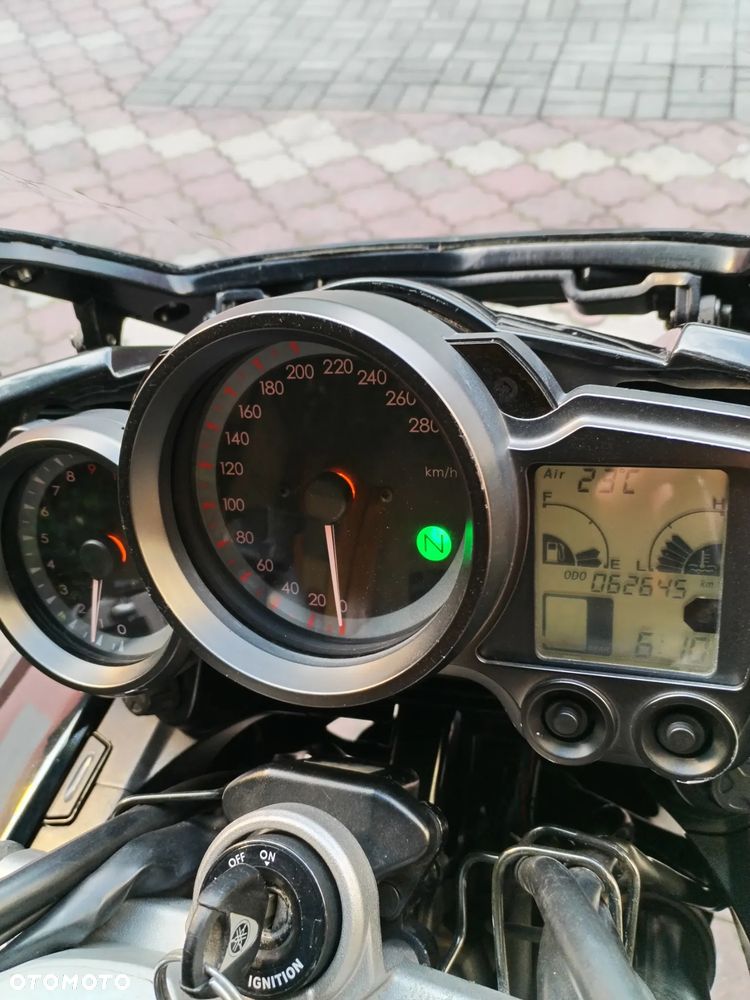 Yamaha FJR - 9