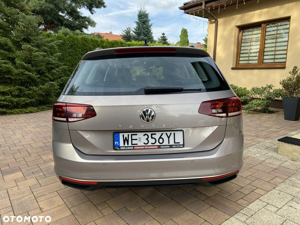 Volkswagen Passat - 14