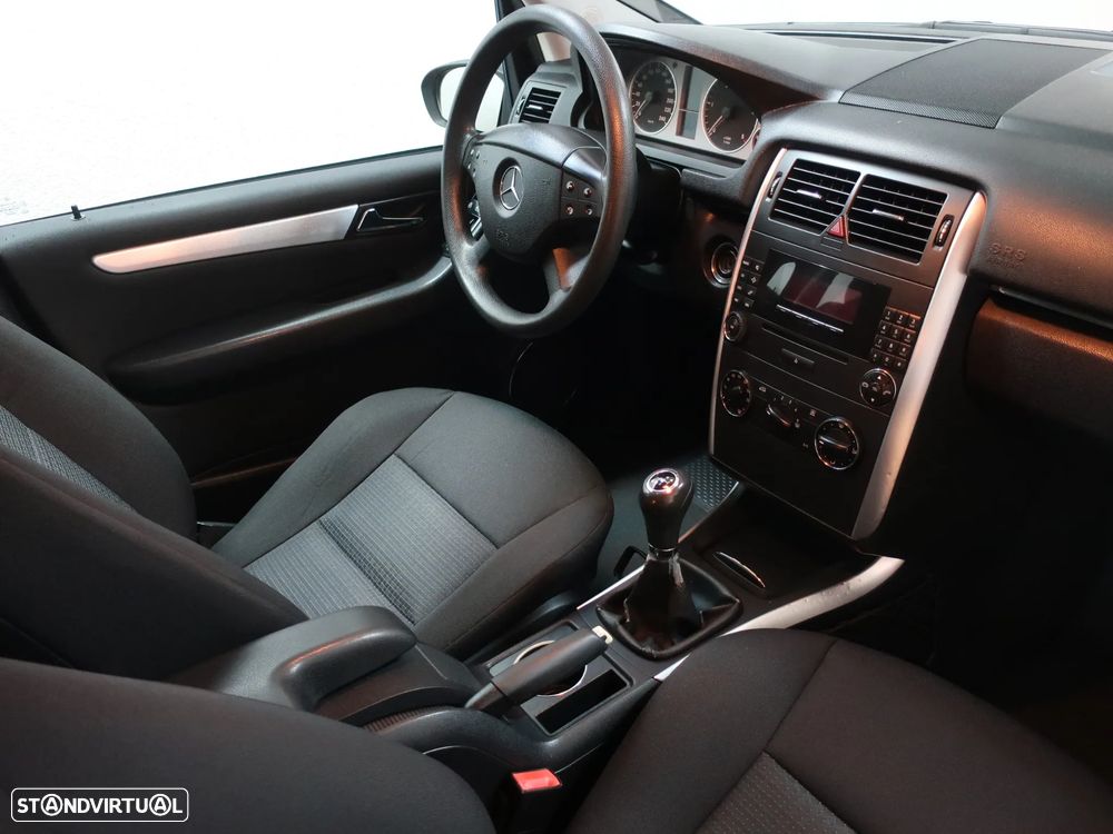 Mercedes-Benz B 180 CDi - 24