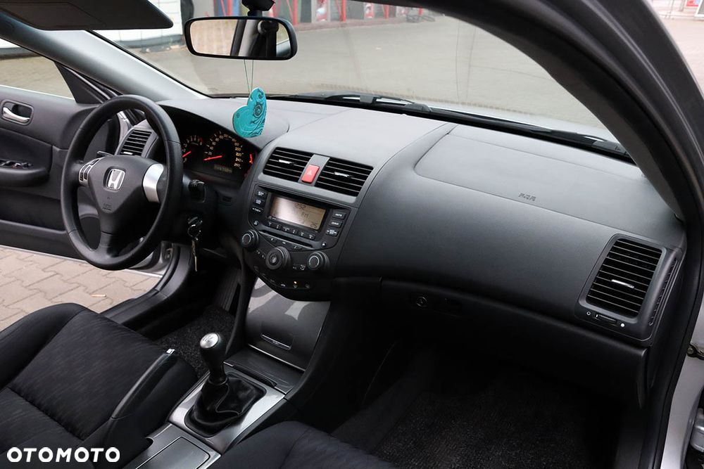 Honda Accord 2.0 i Executive - 22