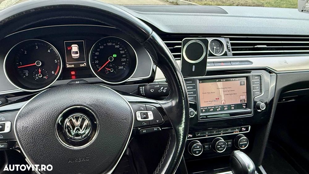 Volkswagen Passat 2.0 TDI DSG Highline - 20