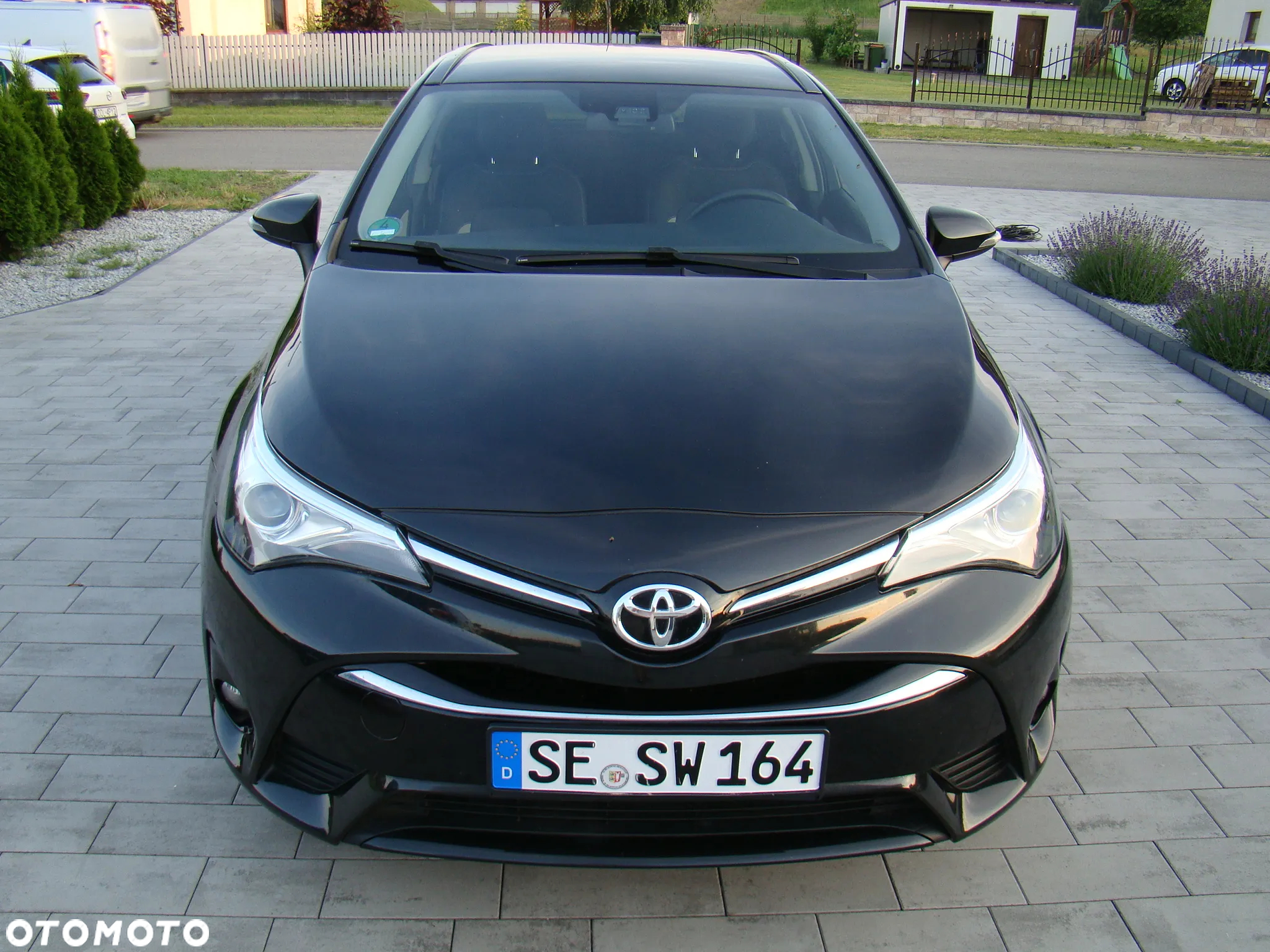 Toyota Avensis 2.0 D-4D Premium - 3