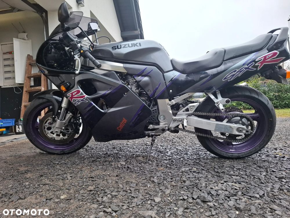 Suzuki GSX-R - 1