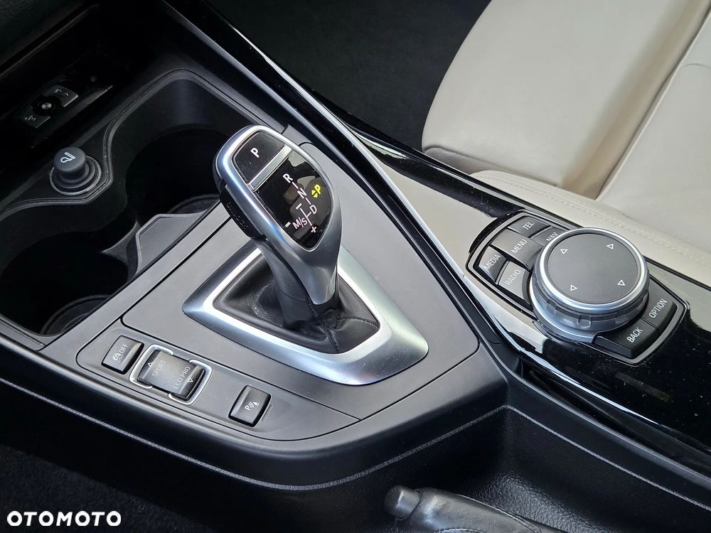 BMW Seria 1 120d M Sport sport - 35