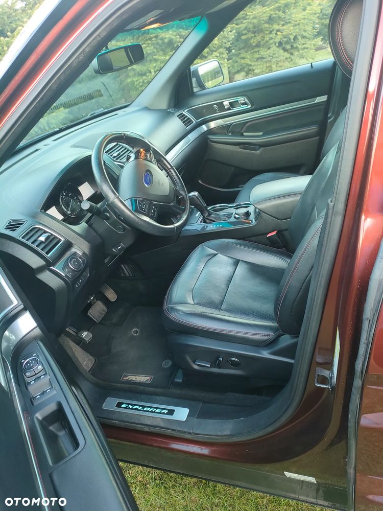 Ford Explorer - 12