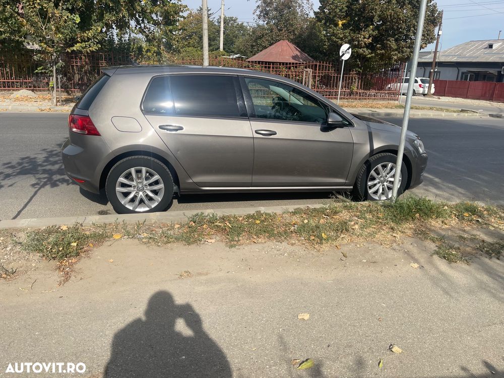 Volkswagen Golf - 2